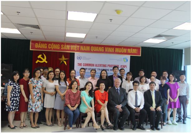 Khóa đào tạo “Phương thức chung truyền tin thiên tai-CAP” do chuyên gia của Tổ chức Khí tượng thế giới (WMO) giảng dậy